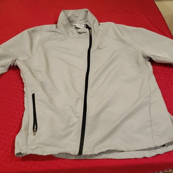 Women's Nike Windbreaker - Picture 3 of 5